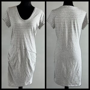 Athleta Central Stripe Dress Women’s Medium Short Sleeve Gray White Striped